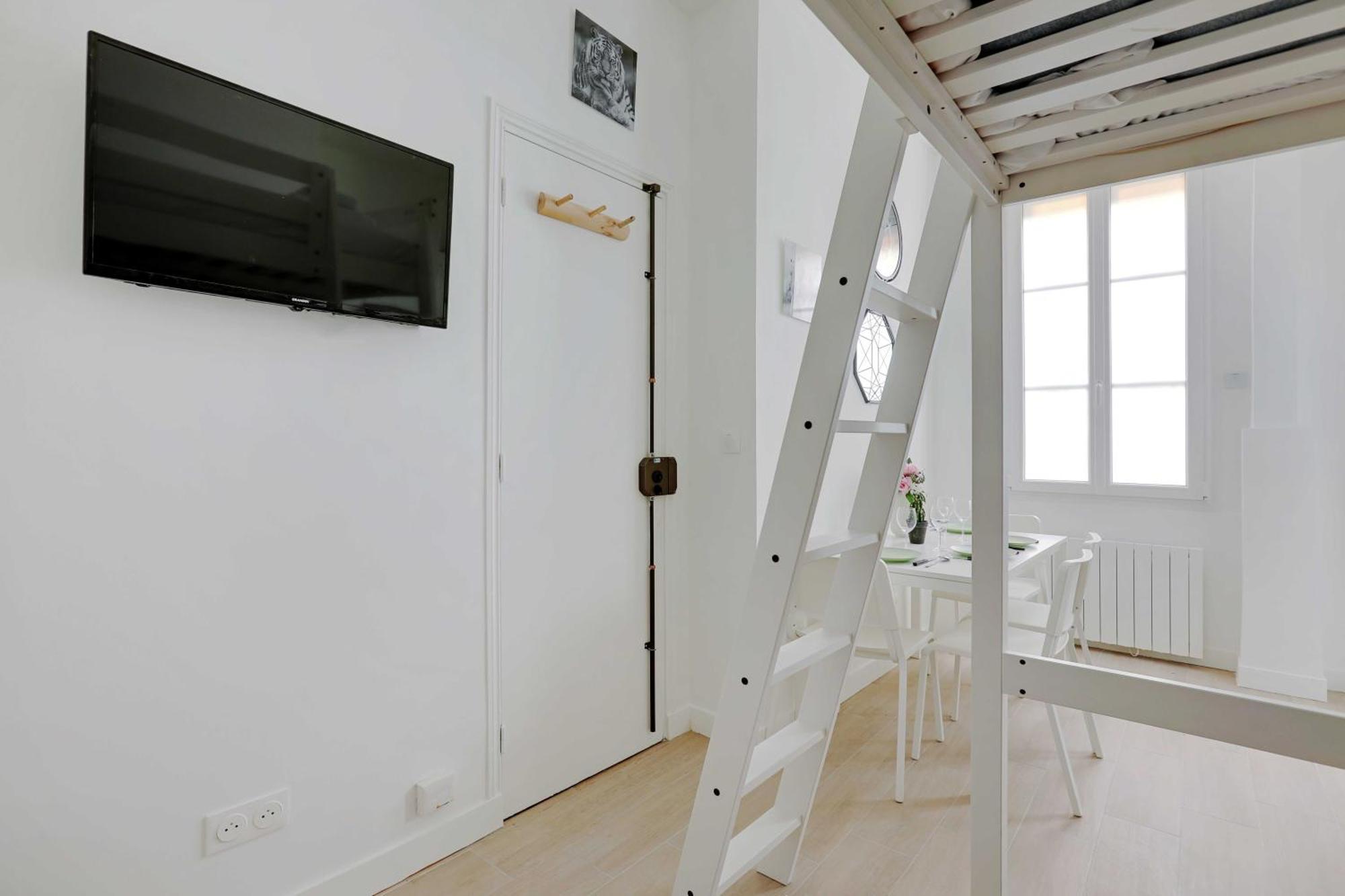 Modern Studio - 4p - Epinettes Parijs